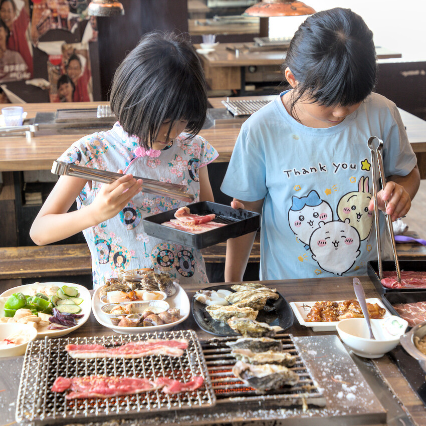 高雄燒肉吃到飽！野饌燒肉楠梓店，現撈活泰國蝦 頂級和牛吃到飽。