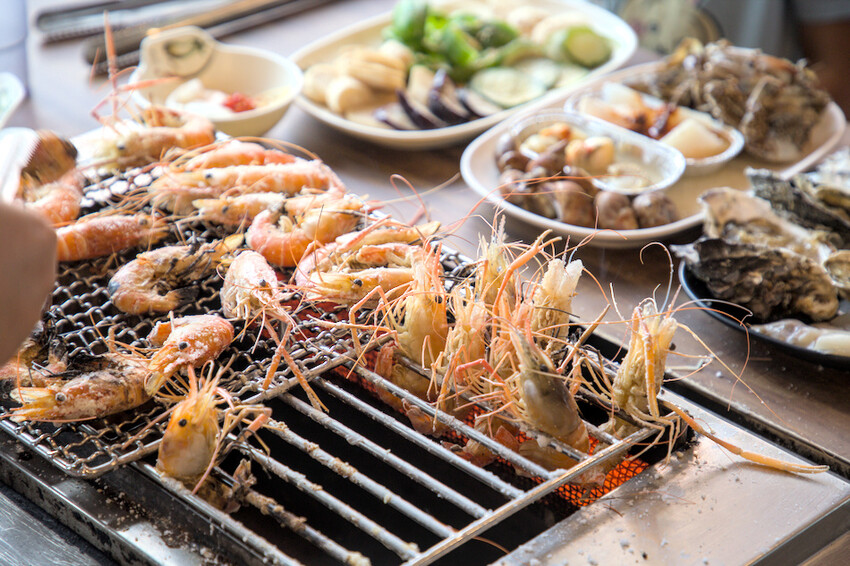 高雄燒肉吃到飽！野饌燒肉楠梓店，現撈活泰國蝦 頂級和牛吃到飽。