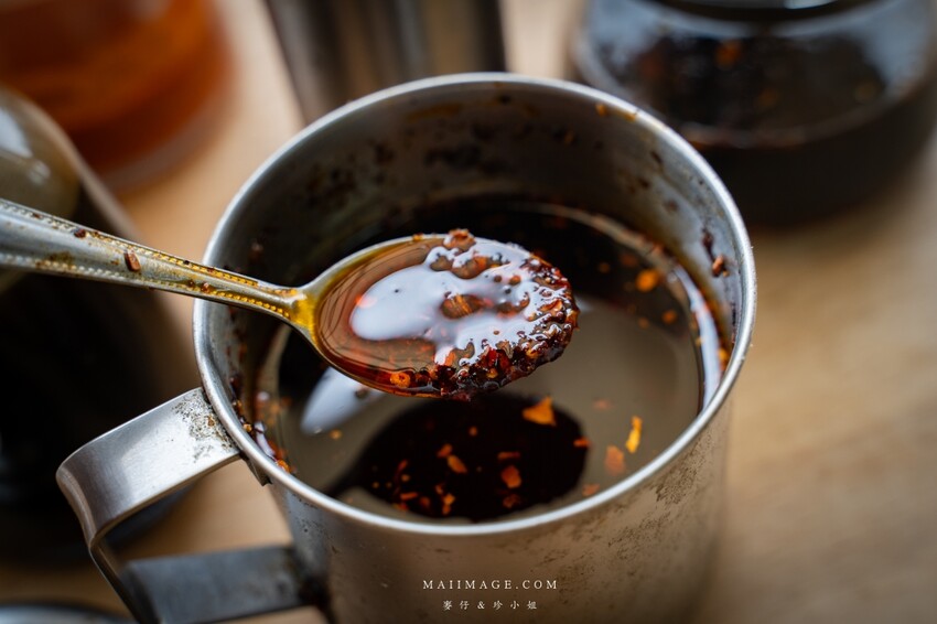 台北遼寧夜市美食！蓮德意麵必吃羊肉羹魷魚羹，捷運南京復興站美食推薦。