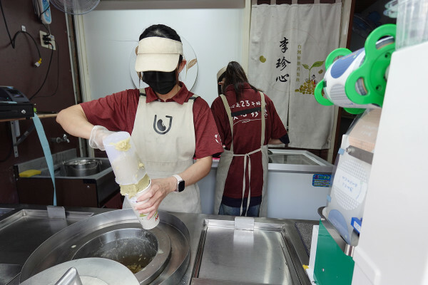 彰化縣鹿港鎮喝一口就懂為何說李珍心綠豆沙專門店是鹿港第一名，減糖、無添加李珍心綠豆沙根本是飲料界奇蹟