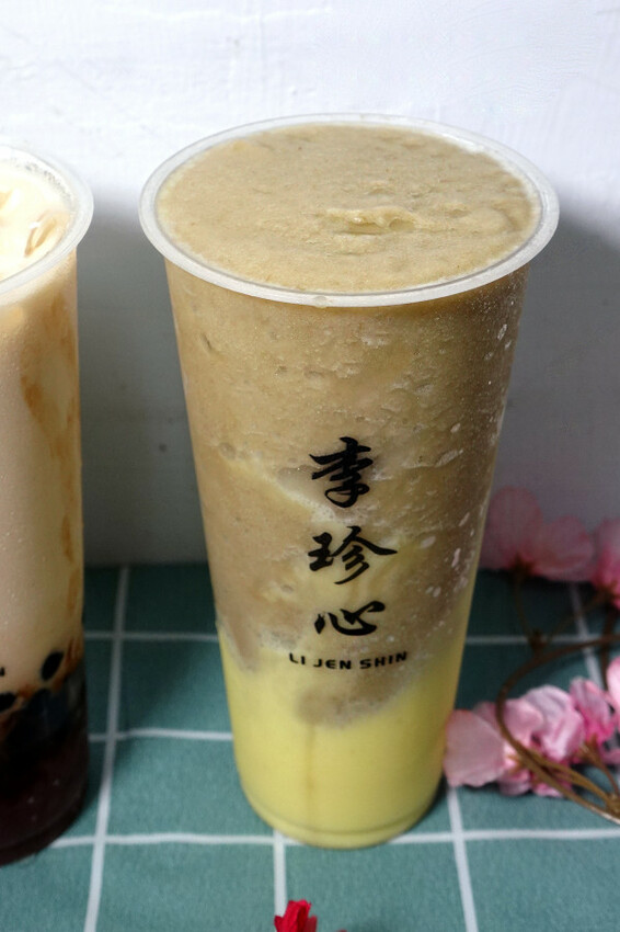 彰化縣鹿港鎮喝一口就懂為何說李珍心綠豆沙專門店是鹿港第一名，減糖、無添加李珍心綠豆沙根本是飲料界奇蹟