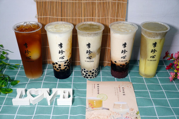 彰化縣鹿港鎮喝一口就懂為何說李珍心綠豆沙專門店是鹿港第一名，減糖、無添加李珍心綠豆沙根本是飲料界奇蹟