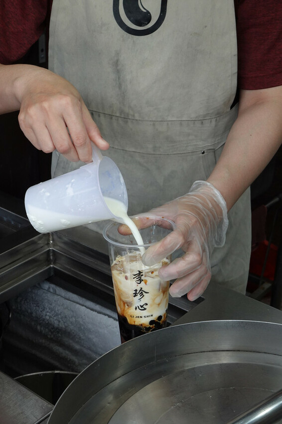 彰化縣鹿港鎮喝一口就懂為何說李珍心綠豆沙專門店是鹿港第一名，減糖、無添加李珍心綠豆沙根本是飲料界奇蹟