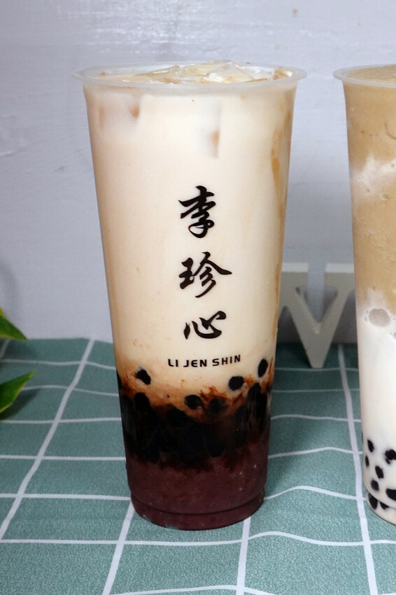 彰化縣鹿港鎮喝一口就懂為何說李珍心綠豆沙專門店是鹿港第一名，減糖、無添加李珍心綠豆沙根本是飲料界奇蹟