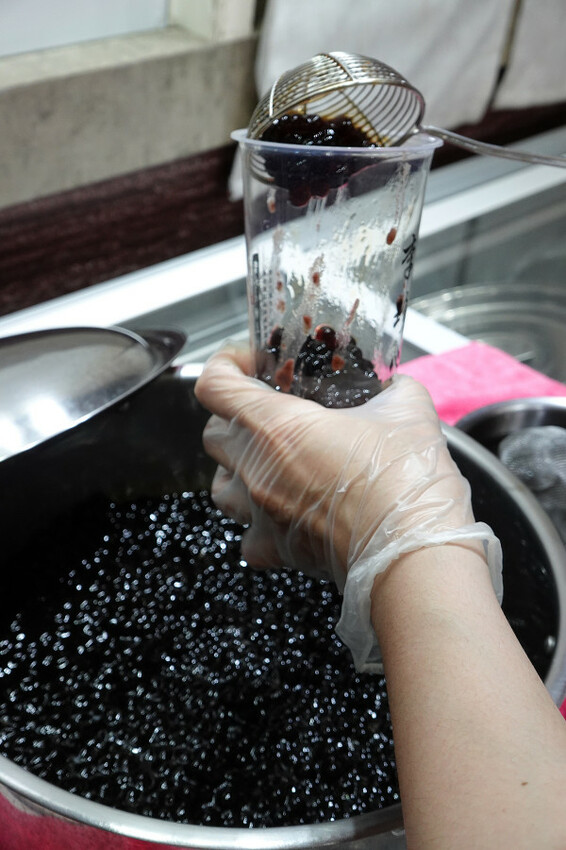 彰化縣鹿港鎮喝一口就懂為何說李珍心綠豆沙專門店是鹿港第一名，減糖、無添加李珍心綠豆沙根本是飲料界奇蹟