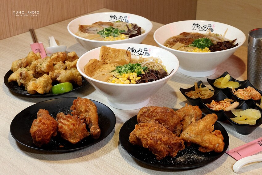 台中拉麵推薦！腩忍拉麵獨創霜淇淋吃法，小菜飲料無限續。