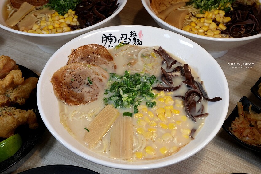 台中拉麵推薦！腩忍拉麵獨創霜淇淋吃法，小菜飲料無限續。