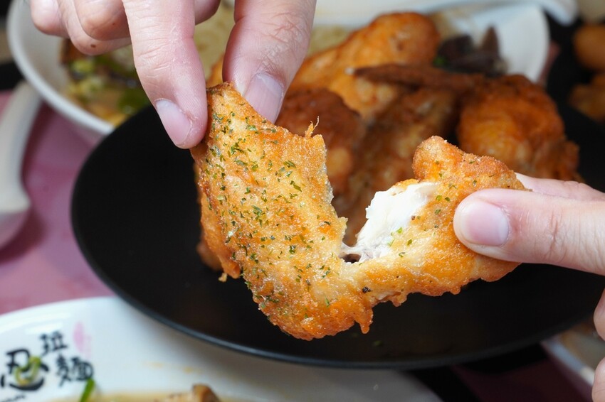 89元銅板價大胃王天堂!台中腩忍拉麵插旗愛買復興店 自助吧無