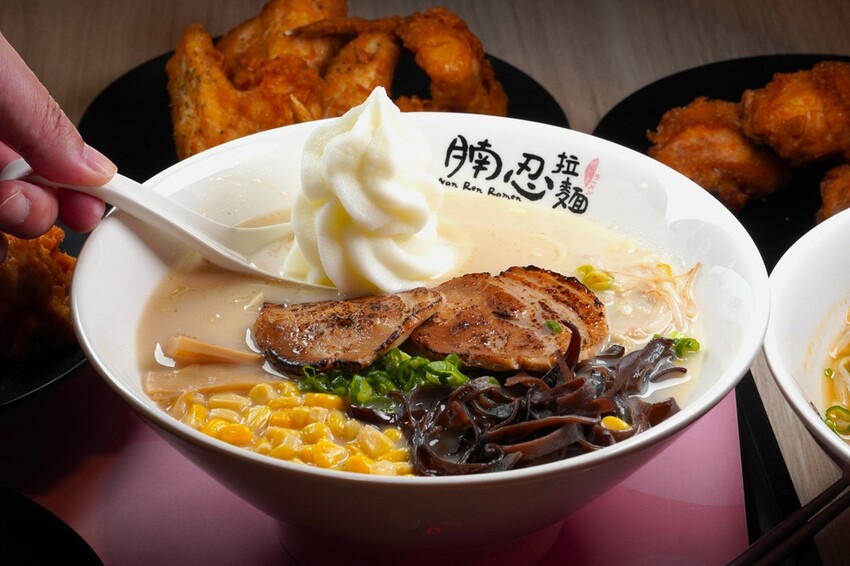 89元銅板價大胃王天堂!台中腩忍拉麵插旗愛買復興店 自助吧無