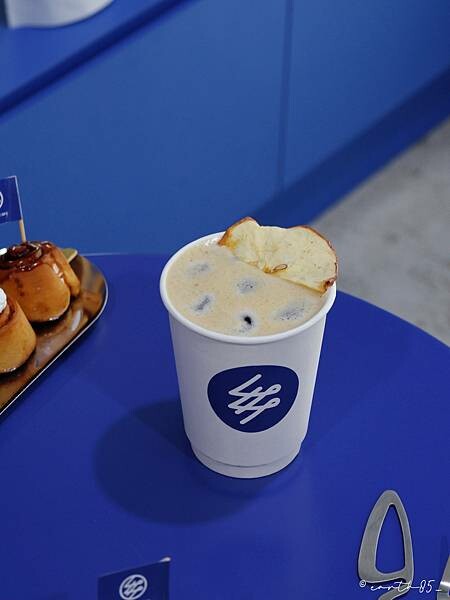 [ 台北美食 ] Forty4Cafe-永春站新開幕肉桂捲咖