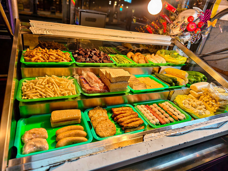 台中市中區台中石頭鹽酥雞：激推宵夜！酥脆鹽酥雞、獨家蚵仔酥