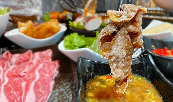 台北火鍋吃到飽推薦【武鶴和牛火鍋】吉林總店│鱈場蟹腳吃到飽、指定套餐送波士頓龍蝦、A5和牛老饕肉吃到飽│行天宮周邊美食-68.jpg 台北火鍋吃到飽推薦【武鶴和牛火鍋】吉林總店│鱈場蟹腳吃到飽、指定套餐送波士頓龍蝦、A5和牛老饕肉吃到飽│行天宮周邊美食-68.jpg