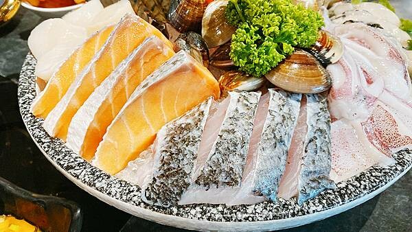 台北火鍋吃到飽推薦【武鶴和牛火鍋】吉林總店│鱈場蟹腳吃到飽、指定套餐送波士頓龍蝦、A5和牛老饕肉吃到飽│行天宮周邊美食-45.jpg 台北火鍋吃到飽推薦【武鶴和牛火鍋】吉林總店│鱈場蟹腳吃到飽、指定套餐送波士頓龍蝦、A5和牛老饕肉吃到飽│行天宮周邊美食-45.jpg