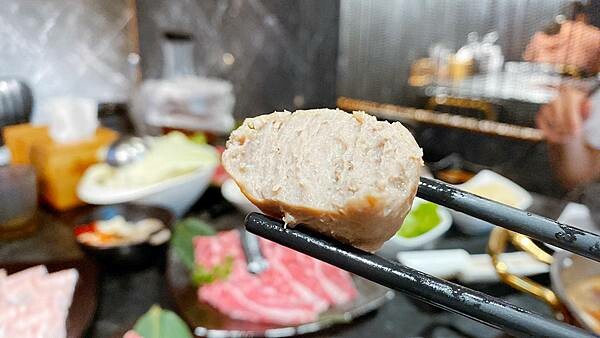 台北火鍋吃到飽推薦【武鶴和牛火鍋】吉林總店│鱈場蟹腳吃到飽、指定套餐送波士頓龍蝦、A5和牛老饕肉吃到飽│行天宮周邊美食-85.jpg 台北火鍋吃到飽推薦【武鶴和牛火鍋】吉林總店│鱈場蟹腳吃到飽、指定套餐送波士頓龍蝦、A5和牛老饕肉吃到飽│行天宮周邊美食-85.jpg