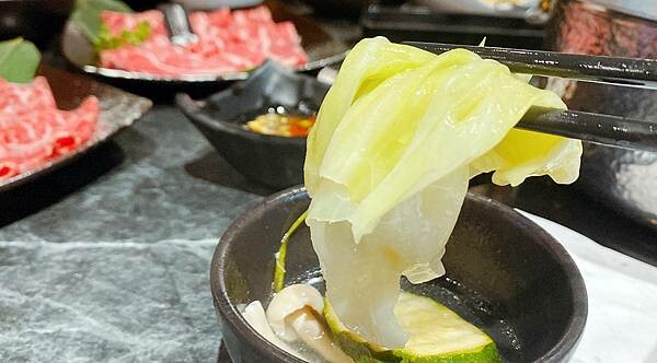 台北火鍋吃到飽推薦【武鶴和牛火鍋】吉林總店│鱈場蟹腳吃到飽、指定套餐送波士頓龍蝦、A5和牛老饕肉吃到飽│行天宮周邊美食-83.jpg 台北火鍋吃到飽推薦【武鶴和牛火鍋】吉林總店│鱈場蟹腳吃到飽、指定套餐送波士頓龍蝦、A5和牛老饕肉吃到飽│行天宮周邊美食-83.jpg