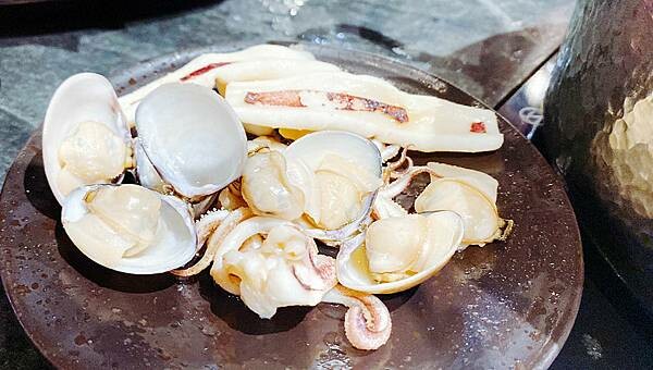 台北火鍋吃到飽推薦【武鶴和牛火鍋】吉林總店│鱈場蟹腳吃到飽、指定套餐送波士頓龍蝦、A5和牛老饕肉吃到飽│行天宮周邊美食-75.jpg 台北火鍋吃到飽推薦【武鶴和牛火鍋】吉林總店│鱈場蟹腳吃到飽、指定套餐送波士頓龍蝦、A5和牛老饕肉吃到飽│行天宮周邊美食-75.jpg