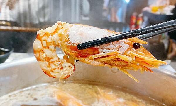 台北火鍋吃到飽推薦【武鶴和牛火鍋】吉林總店│鱈場蟹腳吃到飽、指定套餐送波士頓龍蝦、A5和牛老饕肉吃到飽│行天宮周邊美食-86.jpg 台北火鍋吃到飽推薦【武鶴和牛火鍋】吉林總店│鱈場蟹腳吃到飽、指定套餐送波士頓龍蝦、A5和牛老饕肉吃到飽│行天宮周邊美食-86.jpg