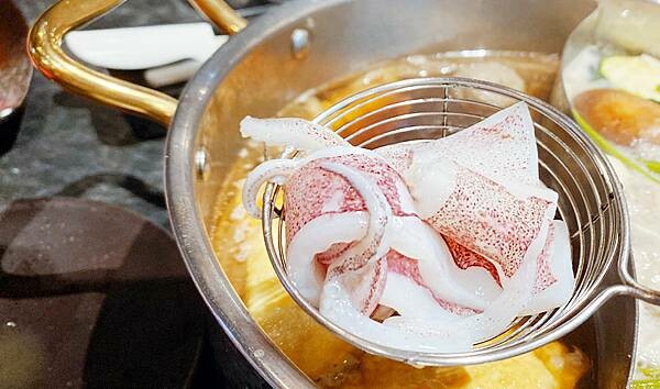 台北火鍋吃到飽推薦【武鶴和牛火鍋】吉林總店│鱈場蟹腳吃到飽、指定套餐送波士頓龍蝦、A5和牛老饕肉吃到飽│行天宮周邊美食-74.jpg 台北火鍋吃到飽推薦【武鶴和牛火鍋】吉林總店│鱈場蟹腳吃到飽、指定套餐送波士頓龍蝦、A5和牛老饕肉吃到飽│行天宮周邊美食-74.jpg