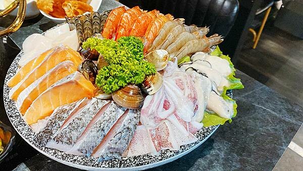 台北火鍋吃到飽推薦【武鶴和牛火鍋】吉林總店│鱈場蟹腳吃到飽、指定套餐送波士頓龍蝦、A5和牛老饕肉吃到飽│行天宮周邊美食-43.jpg 台北火鍋吃到飽推薦【武鶴和牛火鍋】吉林總店│鱈場蟹腳吃到飽、指定套餐送波士頓龍蝦、A5和牛老饕肉吃到飽│行天宮周邊美食-43.jpg