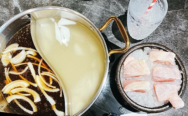 台北火鍋吃到飽推薦【武鶴和牛火鍋】吉林總店│鱈場蟹腳吃到飽、指定套餐送波士頓龍蝦、A5和牛老饕肉吃到飽│行天宮周邊美食-14.jpg 台北火鍋吃到飽推薦【武鶴和牛火鍋】吉林總店│鱈場蟹腳吃到飽、指定套餐送波士頓龍蝦、A5和牛老饕肉吃到飽│行天宮周邊美食-14.jpg