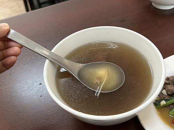 台南佳里必訪名店津旺牛肉湯，肉燥飯免費吃到飽，CP值超高