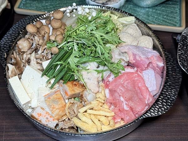 中山站火鍋推薦！ 鍋物幸ちゃん必吃和牛牛腸鍋，相撲鍋不容錯過。