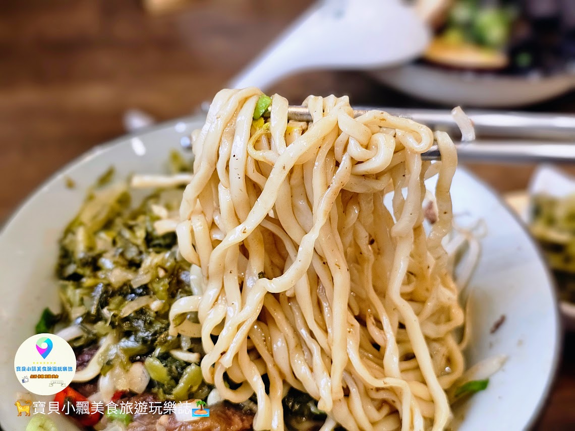 宜蘭羅東吾春牛肉麵，在地人激推，冰糖滷味配免費紅茶超值