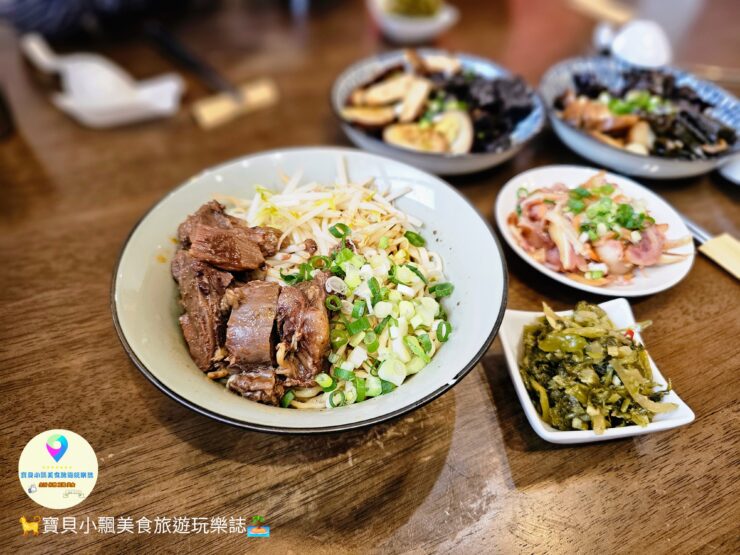 宜蘭羅東吾春牛肉麵，在地人激推，冰糖滷味配免費紅茶超值