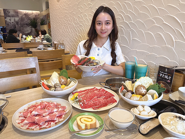 【基隆美食】海鮮新鮮澎湃份量多|高CP值鍋物|和牛海鮮鍋必點 【基隆美食】海鮮新鮮澎湃份量多|高CP值鍋物|和牛海鮮鍋必點