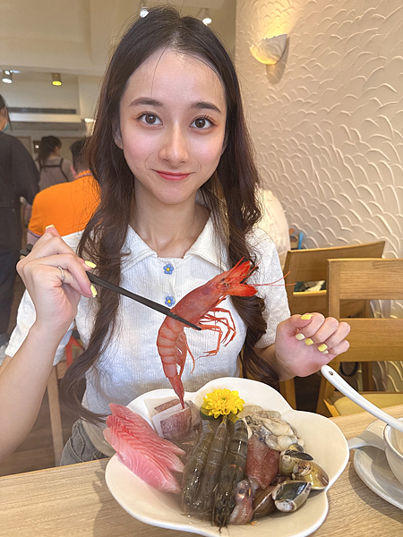 【基隆美食】海鮮新鮮澎湃份量多|高CP值鍋物|和牛海鮮鍋必點 【基隆美食】海鮮新鮮澎湃份量多|高CP值鍋物|和牛海鮮鍋必點