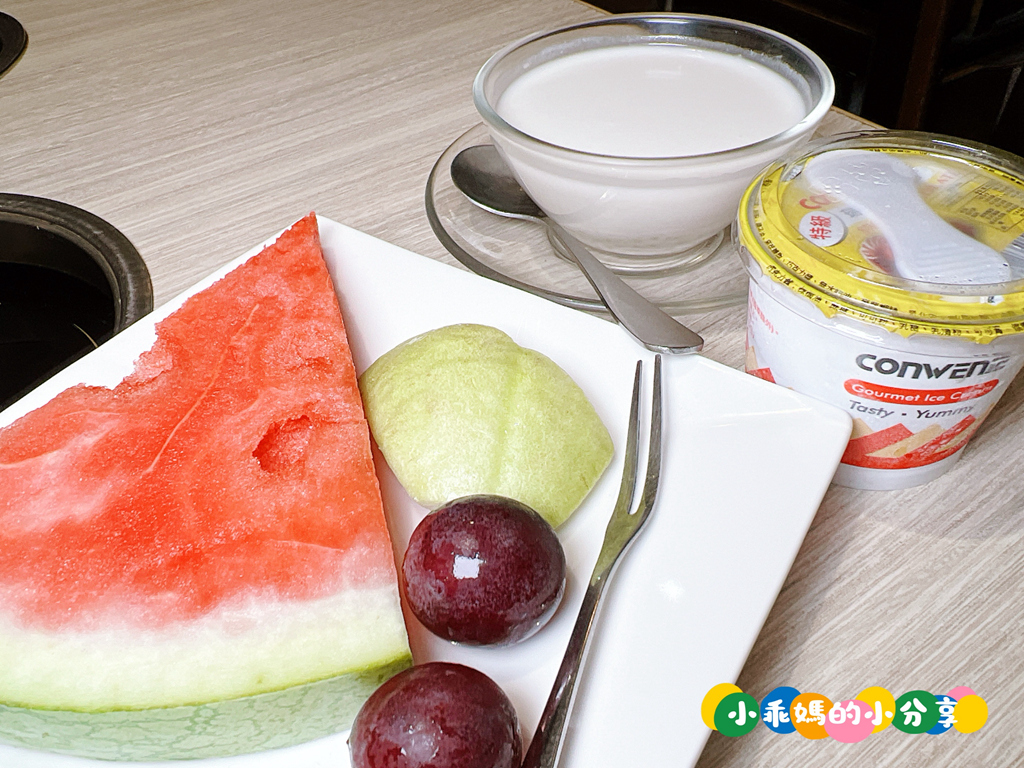 基隆火鍋推薦【罌粟花精緻鍋物】個人鍋也能這麼精緻?! 在地20年老字號,套餐式單人火鍋、湯頭多樣、飲品甜點超驚豔! – 小乖媽的小分享