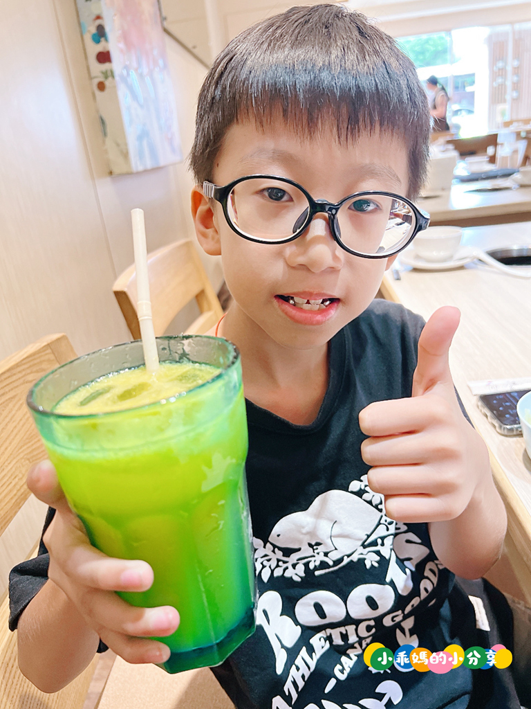 基隆火鍋推薦【罌粟花精緻鍋物】個人鍋也能這麼精緻?! 在地20年老字號,套餐式單人火鍋、湯頭多樣、飲品甜點超驚豔! – 小乖媽的小分享