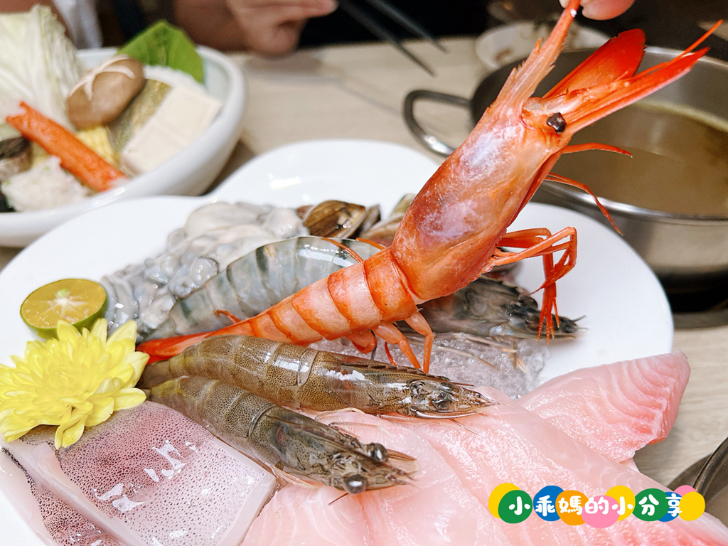 基隆火鍋推薦【罌粟花精緻鍋物】個人鍋也能這麼精緻?! 在地20年老字號,套餐式單人火鍋、湯頭多樣、飲品甜點超驚豔! – 小乖媽的小分享