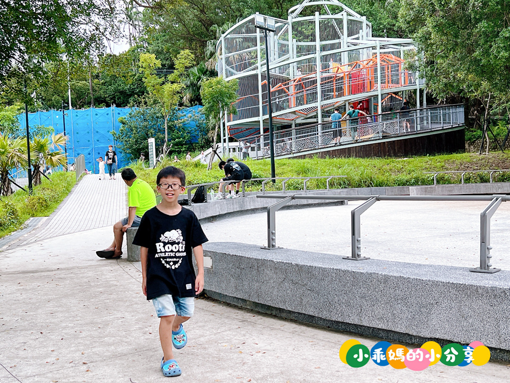 基隆火鍋推薦【罌粟花精緻鍋物】個人鍋也能這麼精緻?! 在地20年老字號,套餐式單人火鍋、湯頭多樣、飲品甜點超驚豔! – 小乖媽的小分享