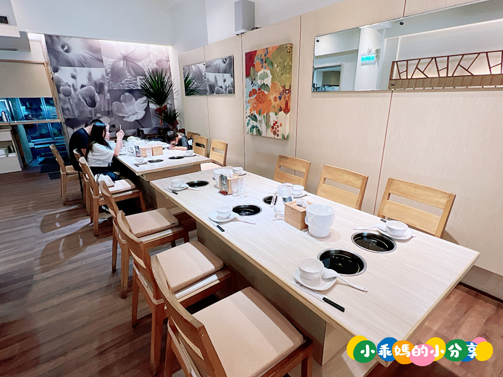 基隆火鍋推薦【罌粟花精緻鍋物】個人鍋也能這麼精緻?! 在地20年老字號,套餐式單人火鍋、湯頭多樣、飲品甜點超驚豔! – 小乖媽的小分享