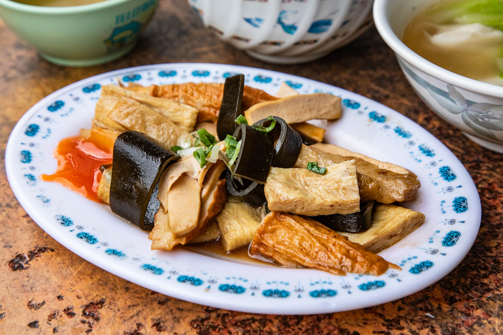 隱藏版銅板美食！台南大溝乾麵月底救星乾麵、餛飩湯，20元均一價不漲價。