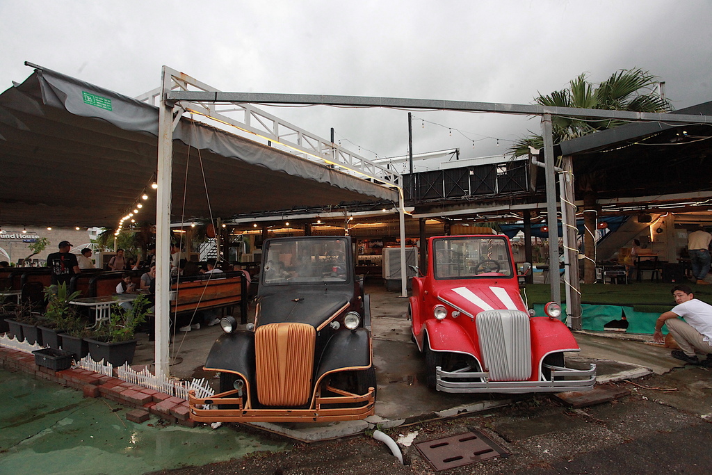 請上桌 戶外海景海鮮燒烤餐廳 請上桌 戶外海景海鮮燒烤餐廳
