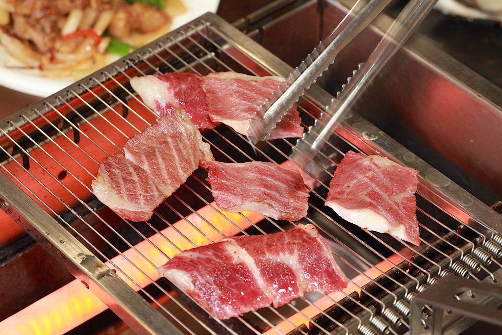 請上桌 戶外海景海鮮燒烤餐廳 請上桌 戶外海景海鮮燒烤餐廳