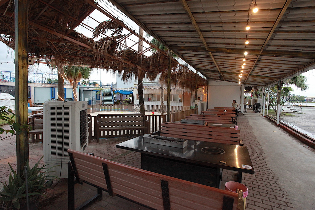 請上桌 戶外海景海鮮燒烤餐廳 請上桌 戶外海景海鮮燒烤餐廳