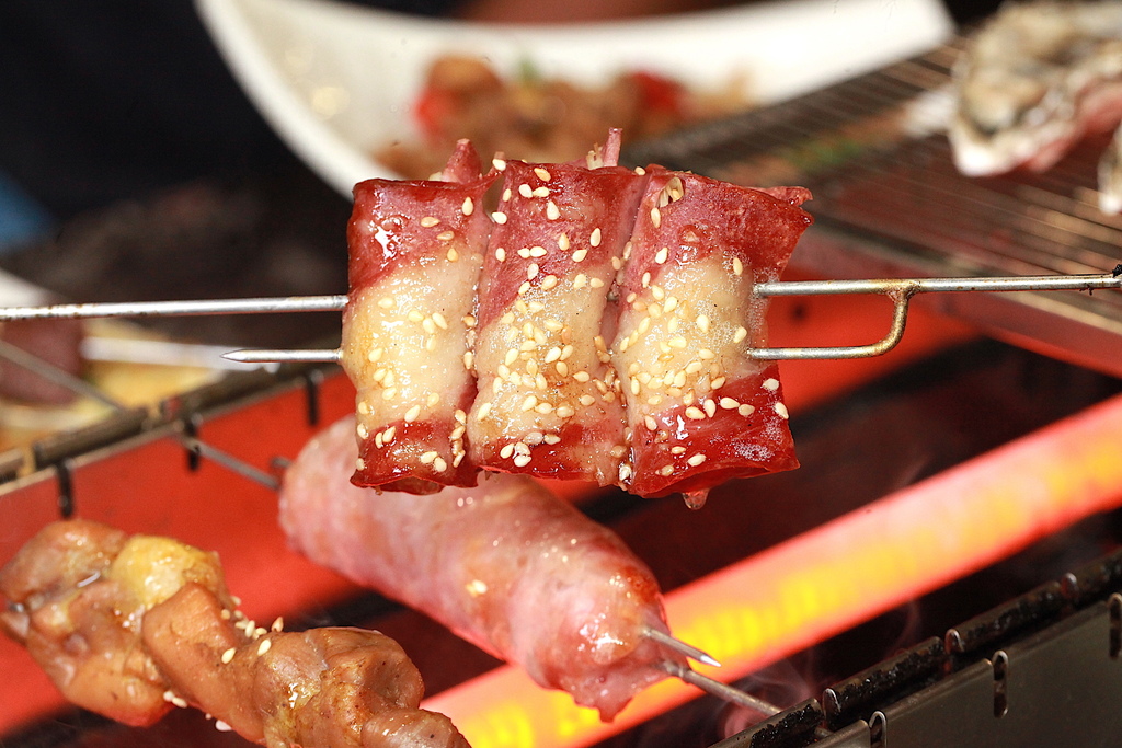 請上桌 戶外海景海鮮燒烤餐廳 請上桌 戶外海景海鮮燒烤餐廳