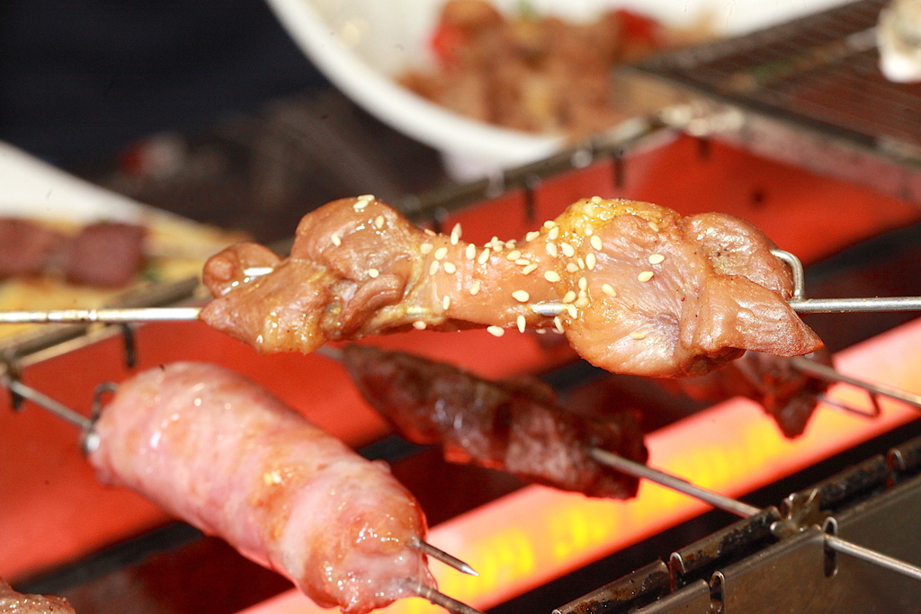 請上桌 戶外海景海鮮燒烤餐廳 請上桌 戶外海景海鮮燒烤餐廳