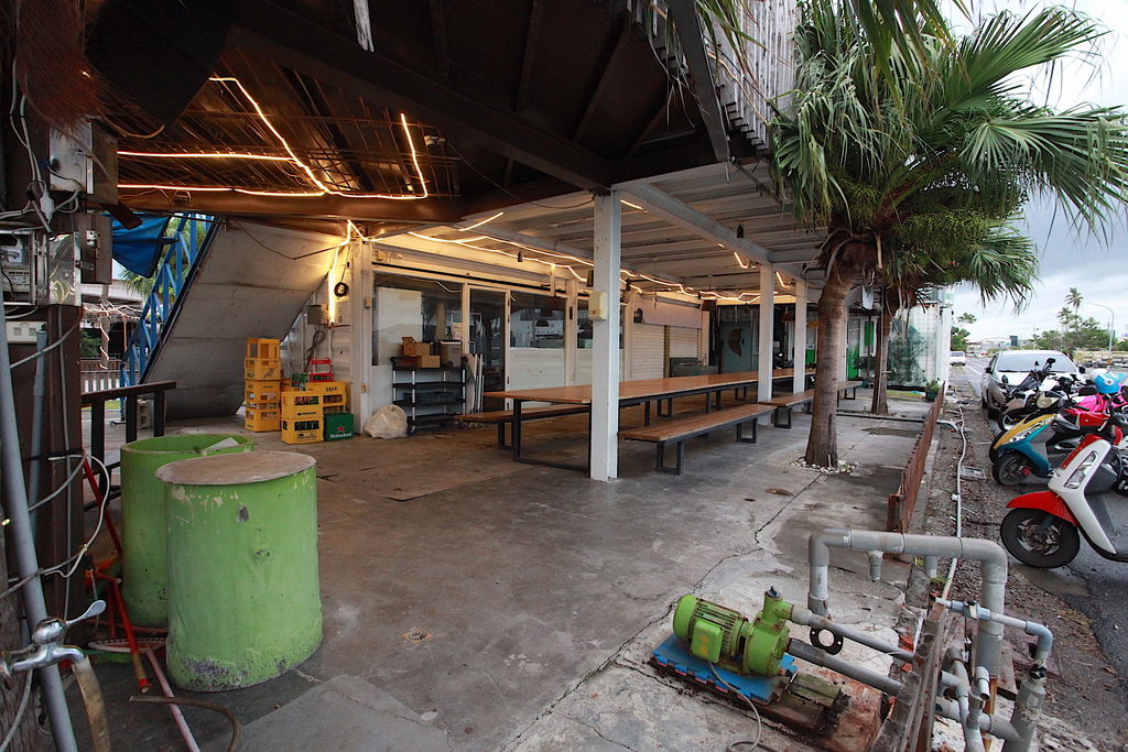 請上桌 戶外海景海鮮燒烤餐廳 請上桌 戶外海景海鮮燒烤餐廳