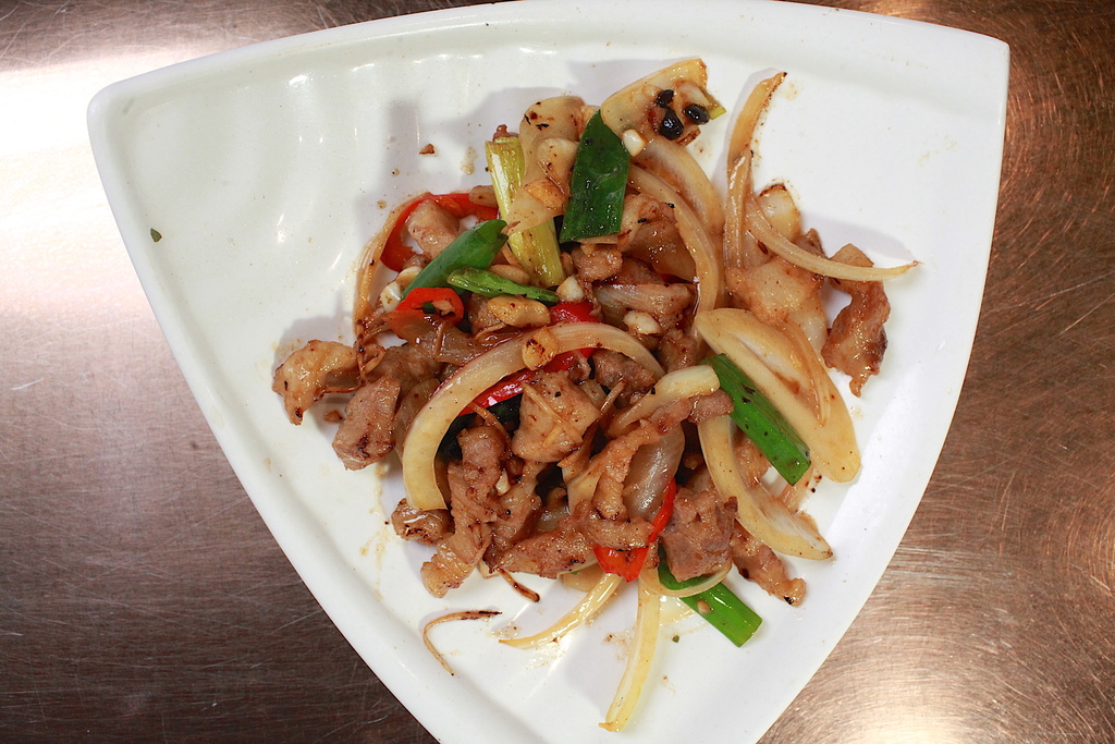 請上桌 戶外海景海鮮燒烤餐廳 請上桌 戶外海景海鮮燒烤餐廳