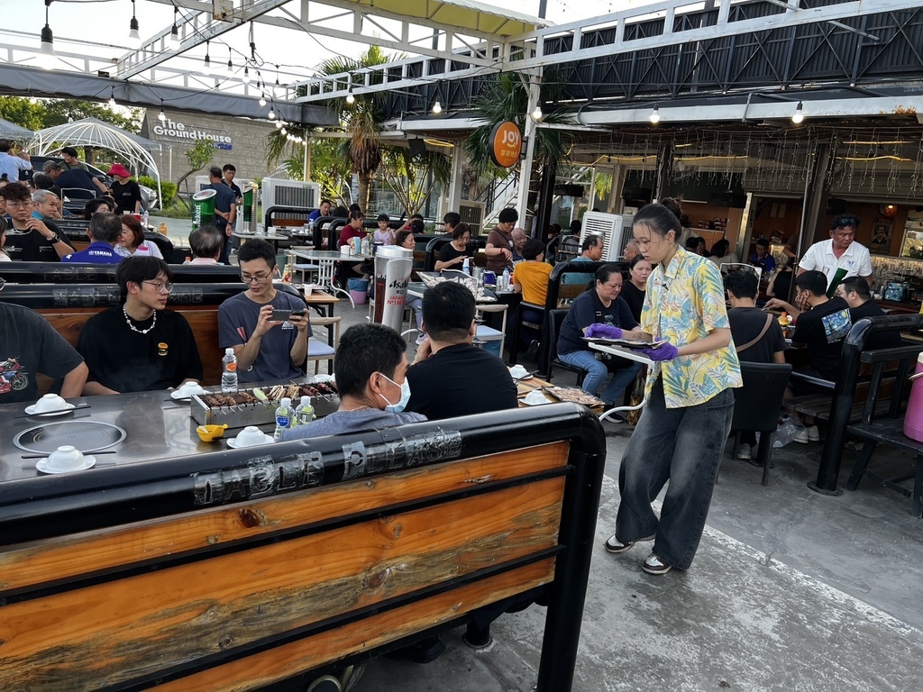 請上桌 戶外海景海鮮燒烤餐廳 請上桌 戶外海景海鮮燒烤餐廳