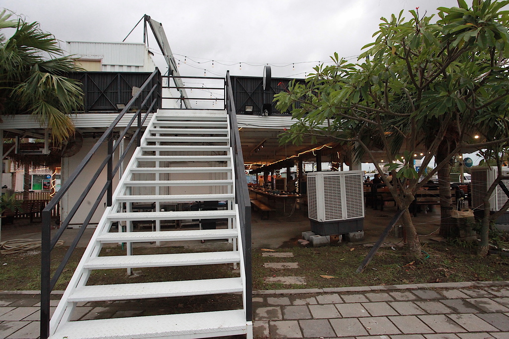 請上桌 戶外海景海鮮燒烤餐廳 請上桌 戶外海景海鮮燒烤餐廳