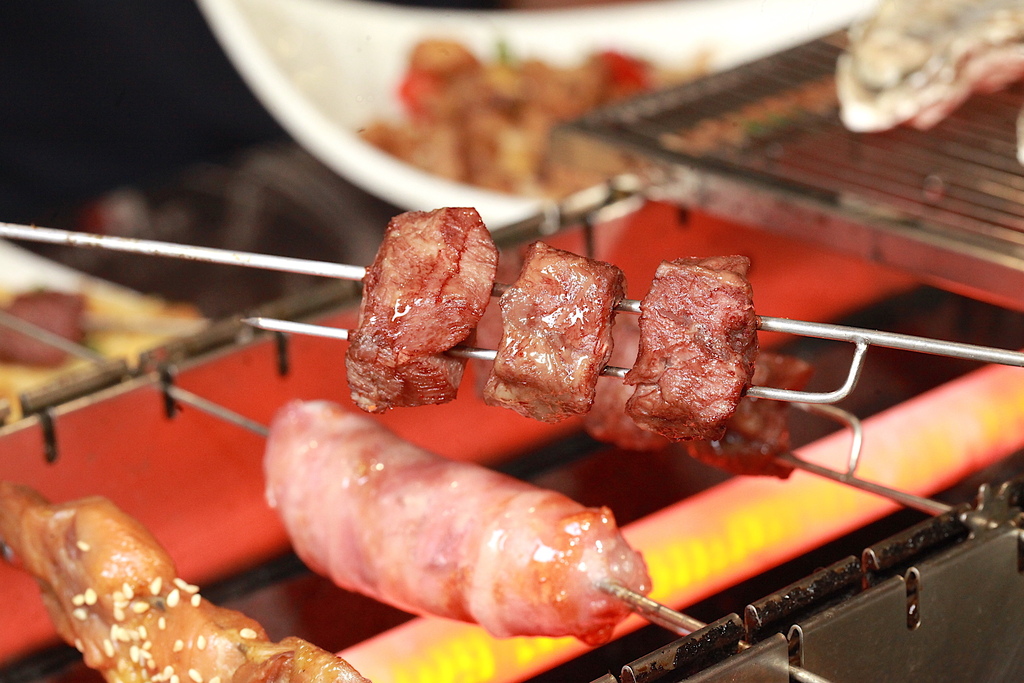 請上桌 戶外海景海鮮燒烤餐廳 請上桌 戶外海景海鮮燒烤餐廳