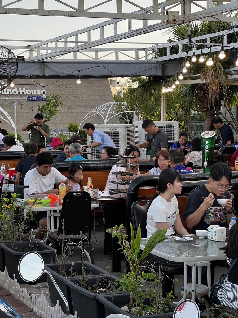 請上桌 戶外海景海鮮燒烤餐廳 請上桌 戶外海景海鮮燒烤餐廳