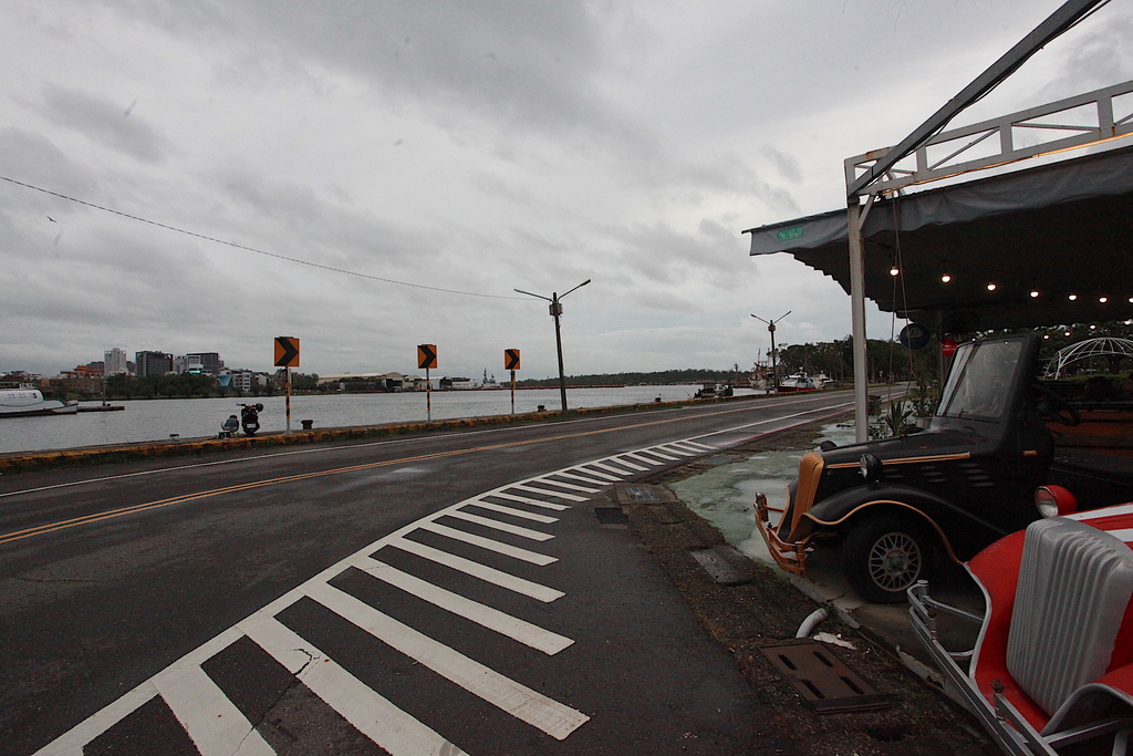 請上桌 戶外海景海鮮燒烤餐廳 請上桌 戶外海景海鮮燒烤餐廳