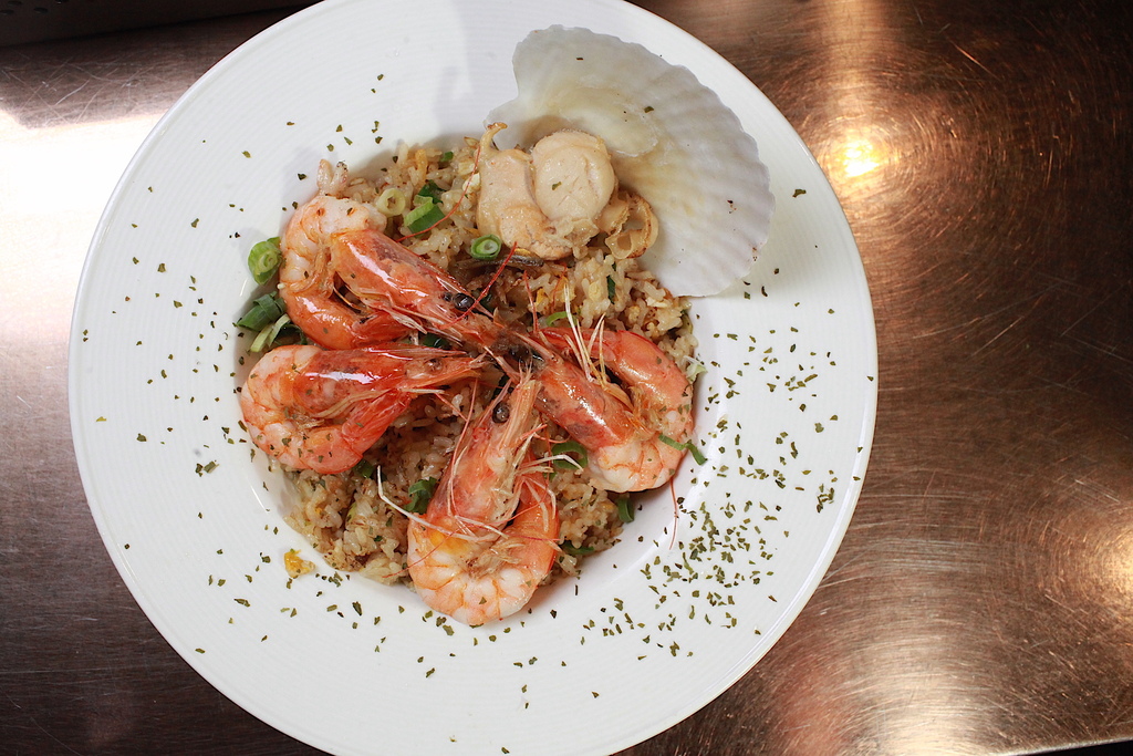 請上桌 戶外海景海鮮燒烤餐廳 請上桌 戶外海景海鮮燒烤餐廳