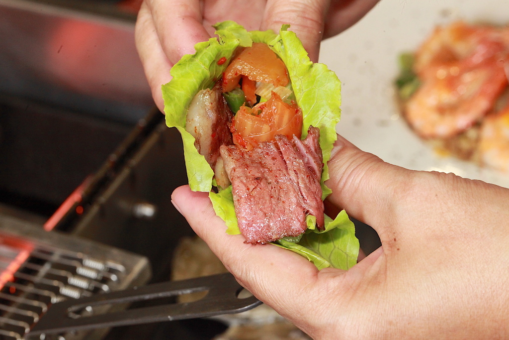 請上桌 戶外海景海鮮燒烤餐廳 請上桌 戶外海景海鮮燒烤餐廳